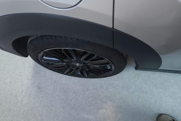 Used MINI 2022 1.5T COOPER Artist Five-Door Edition Right Rear Wheel Hub