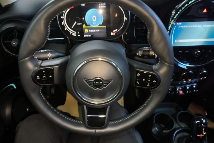 Used MINI 2022 1.5T COOPER Artist Five-Door Edition Steering Wheel