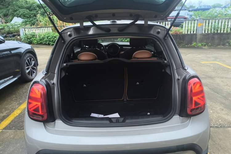 Used MINI 2022 1.5T COOPER Artist Trunk