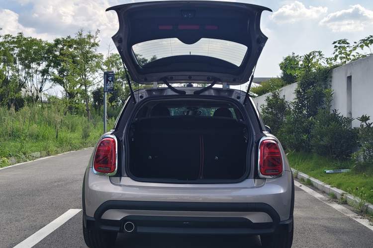 Used MINI 2022 Updated 1.5T COOPER Artist Trunk