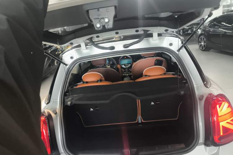 Used MINI 2022 Updated 1.5T COOPER Artist Trunk