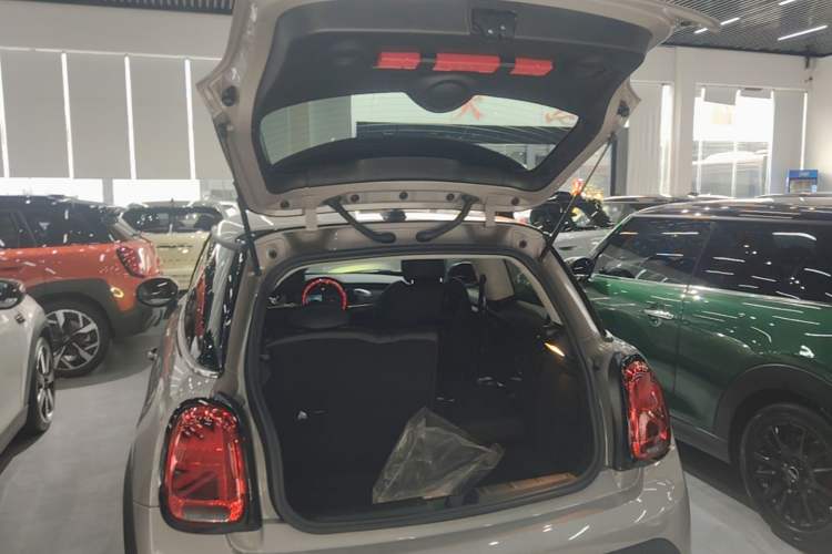 Used MINI 2022 Updated 1.5T COOPER Artist Trunk