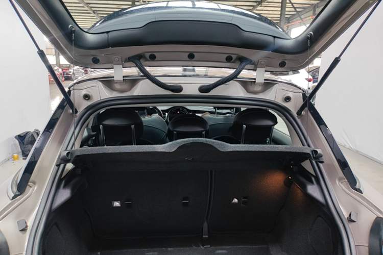 Used MINI 2022 Updated 2.0T COOPER S Classic Edition Five-Door Version Trunk