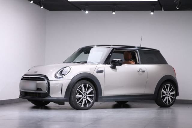 Used MINI 2022 1.5T COOPER Artist