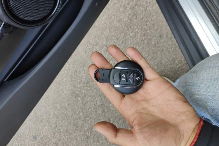 Used MINI 2022 1.5T COOPER Artist Vehicle Key