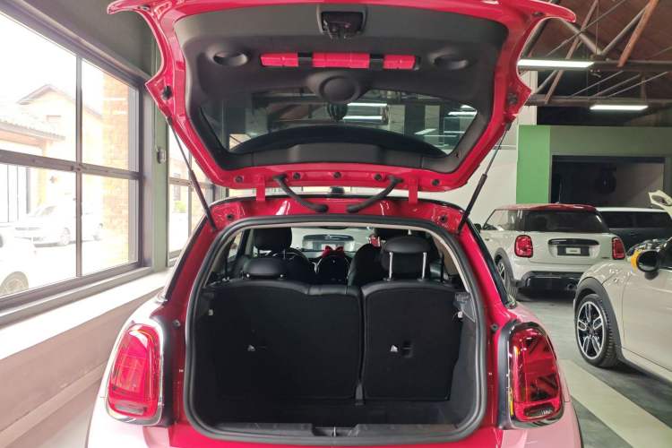 Used MINI 2022 1.5T COOPER Classic Edition Trunk