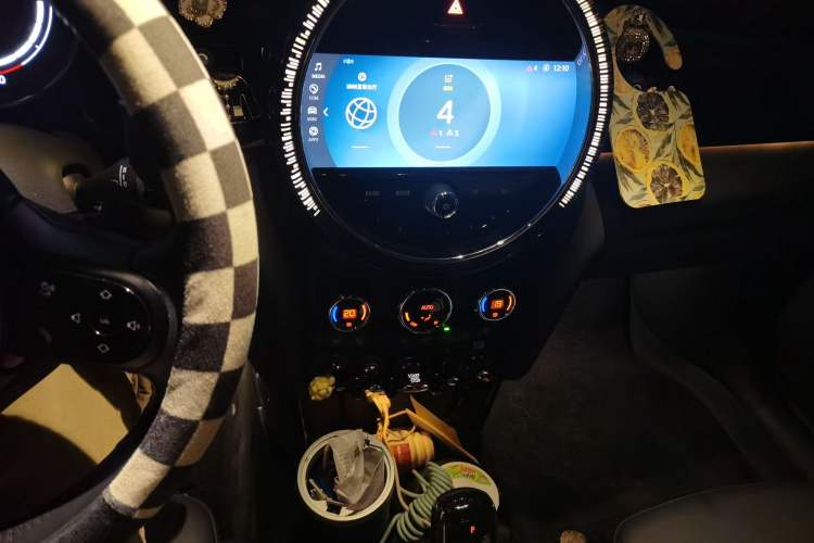 Used MINI 2022 Updated 1.5T COOPER Artist Five-Door Edition Audio And AC Panel