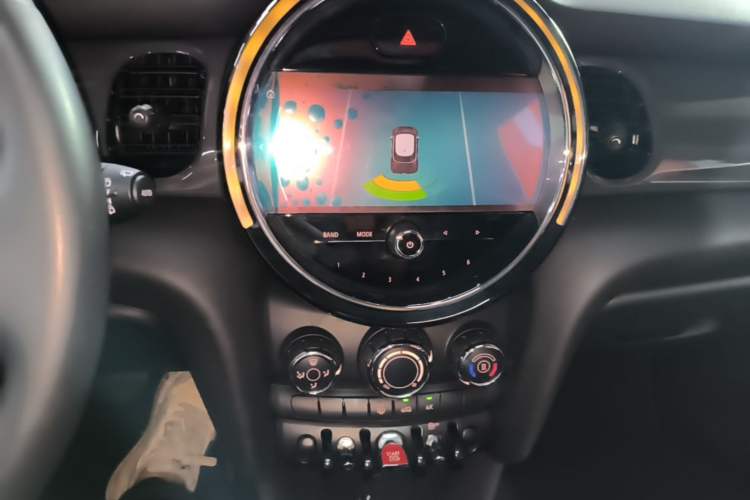 Used MINI 2022 1.5T ONE Five-Door PLUS Audio And AC Panel