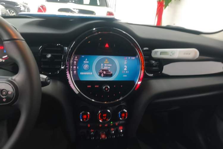 Used MINI 2022 Updated 1.5T COOPER Classic Edition Five-Door Version Audio And AC Panel