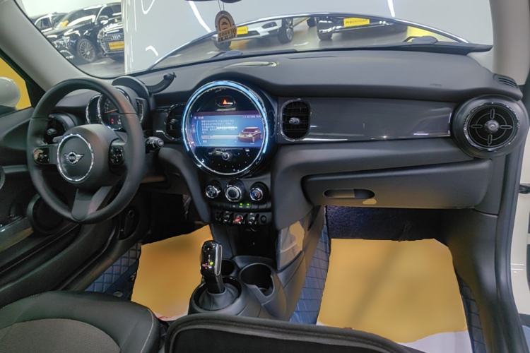 Used MINI 2022 Updated 1.5T ONE Center Console