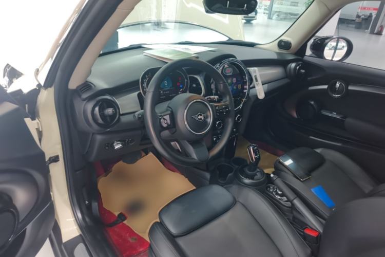 Used MINI 2022 1.5T COOPER Classic Edition Center Console