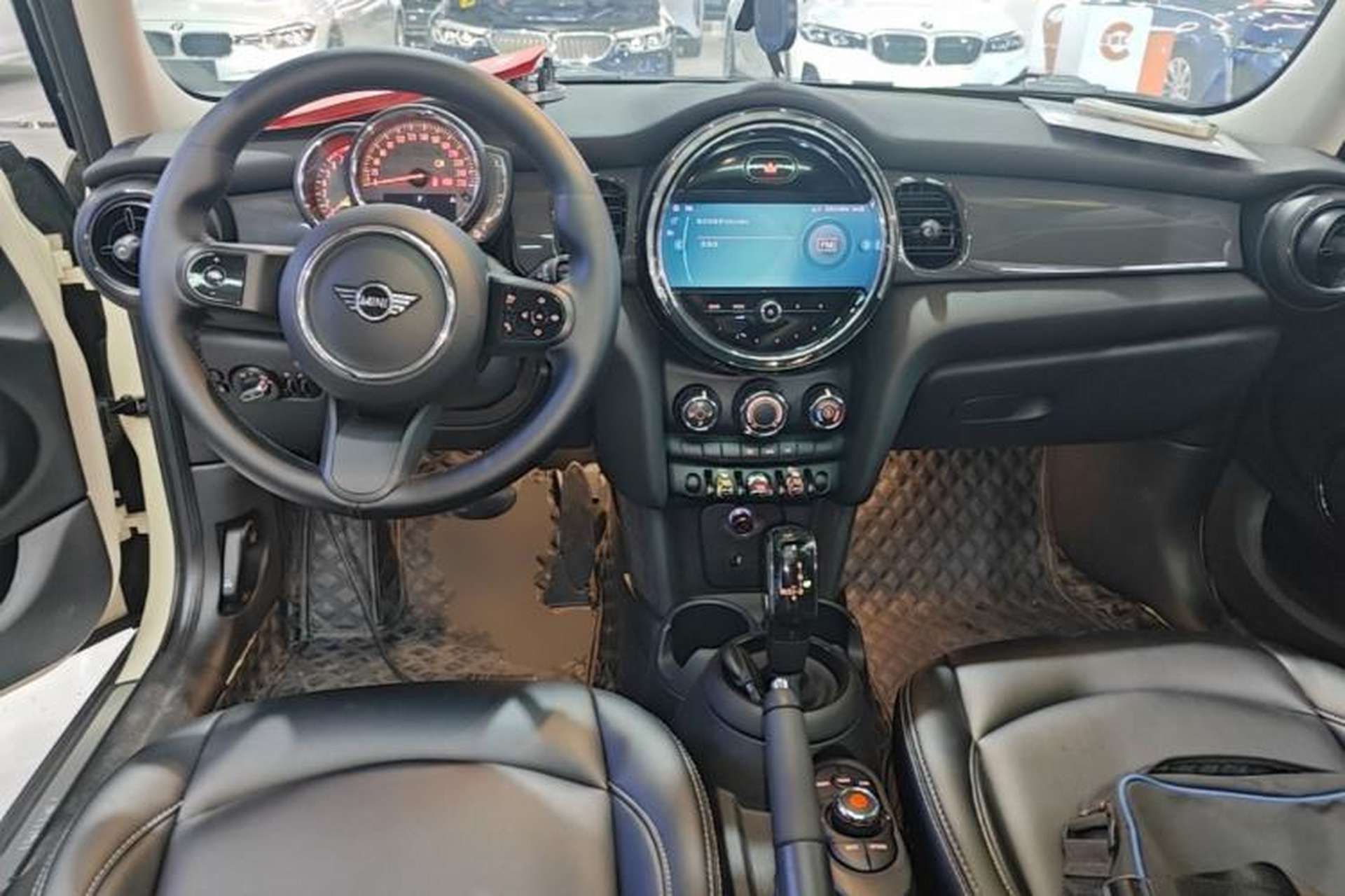 Used MINI 2022 1.5T ONE Five-Door PLUS Center Console