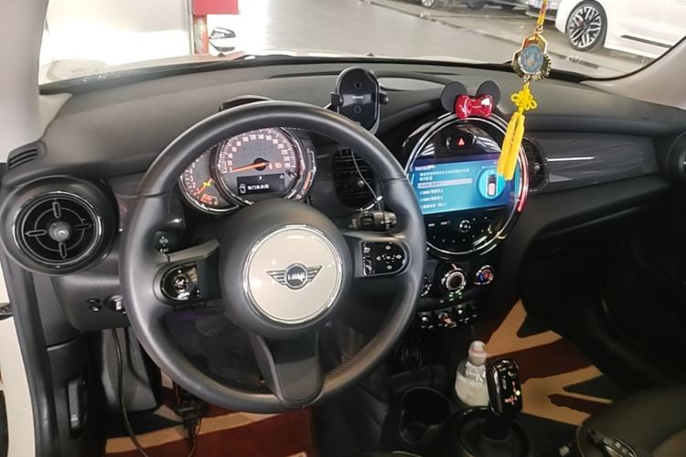 Used MINI 2022 1.5T ONE Center Console