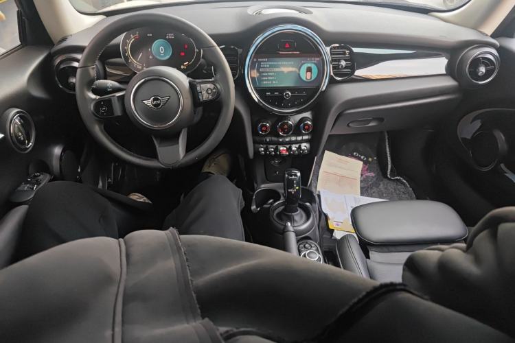 Used MINI 2022 1.5T COOPER Classic Edition Center Console