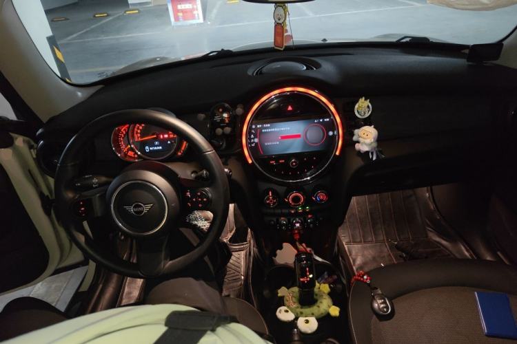 Used MINI 2022 1.5T ONE Center Console