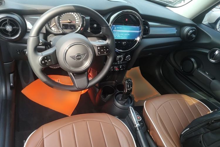 Used MINI 2022 Updated 1.5T ONE Center Console