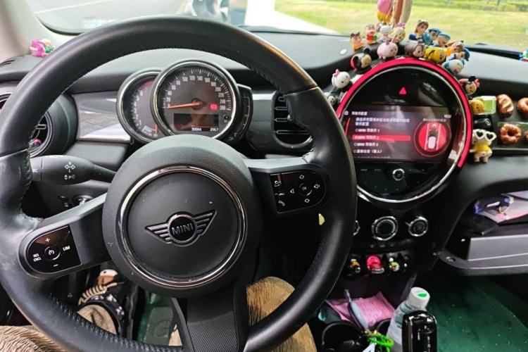 Used MINI 2022 1.5T ONE Center Console