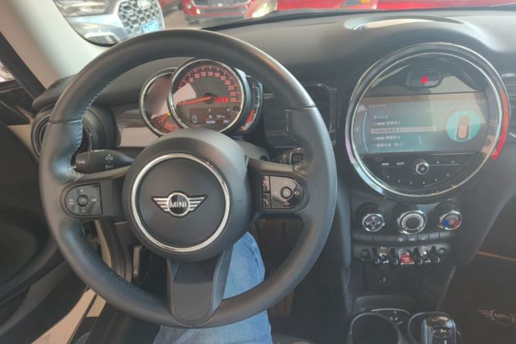 Used MINI 2022 Updated 1.5T ONE Center Console