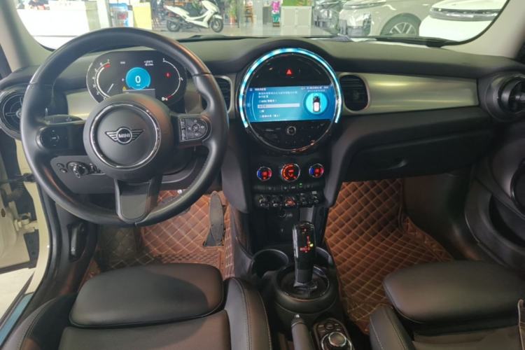 Used MINI 2022 1.5T COOPER Classic Edition Five-Door Version Center Console