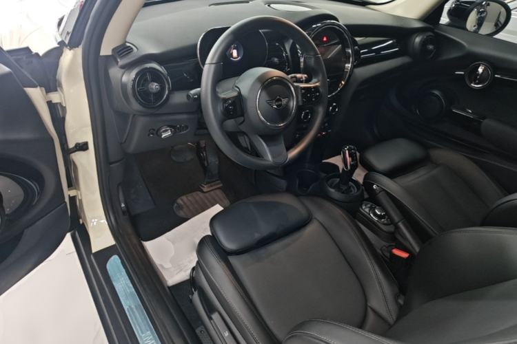 Used MINI 2022 1.5T COOPER Classic Edition Center Console