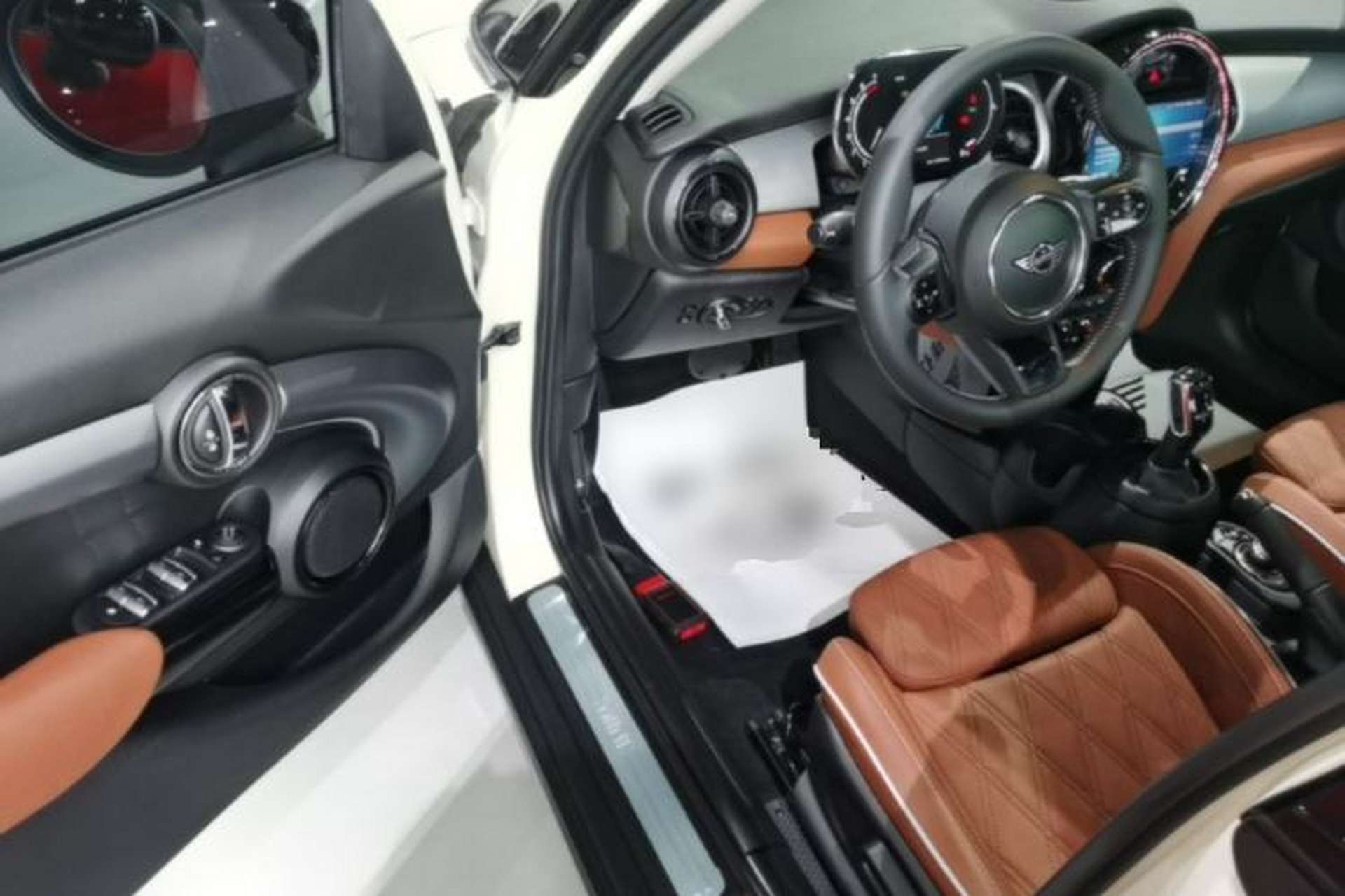 Used MINI 2022 Updated 1.5T COOPER Artist Five-Door Edition Driver Seat