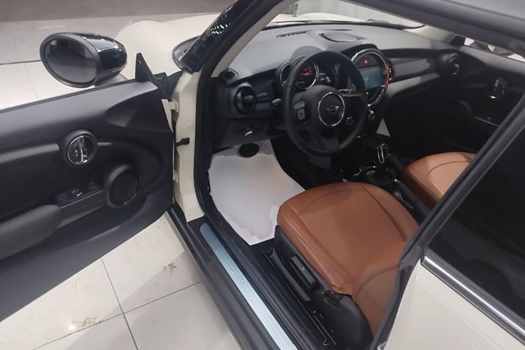 Used MINI 2022 1.5T ONE Driver Seat