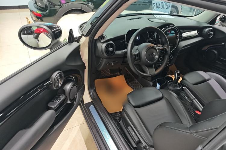 Used MINI 2022 1.5T COOPER Classic Edition Driver Seat