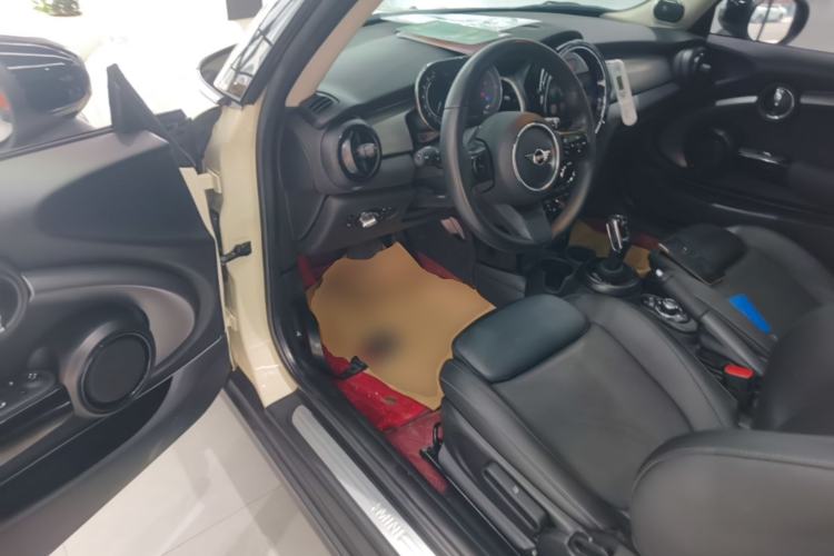 Used MINI 2022 1.5T COOPER Classic Edition Driver Seat