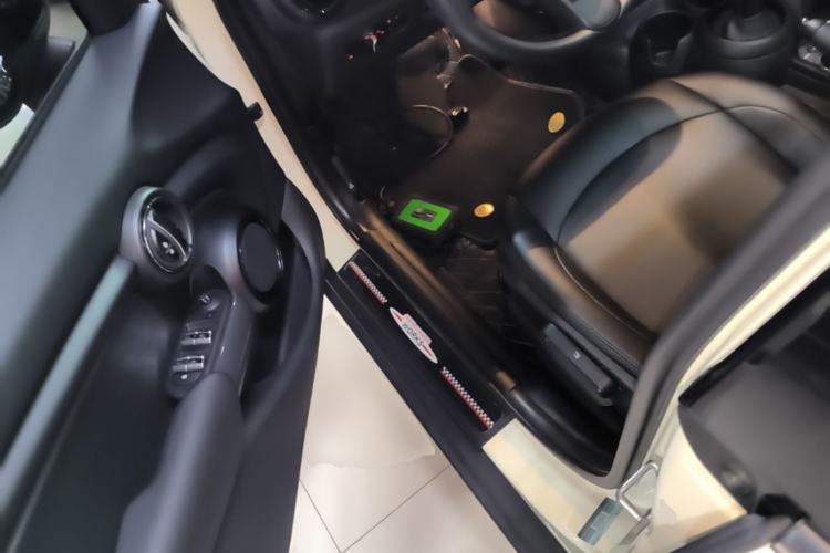 Used MINI 2022 1.5T ONE Five-Door PLUS Driver Seat