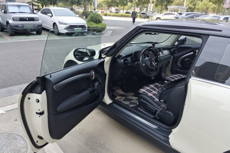 Used MINI 2022 1.5T COOPER Classic Edition Driver Seat