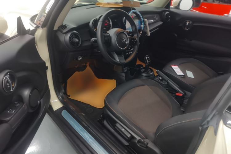 Used MINI 2022 1.5T ONE Driver Seat