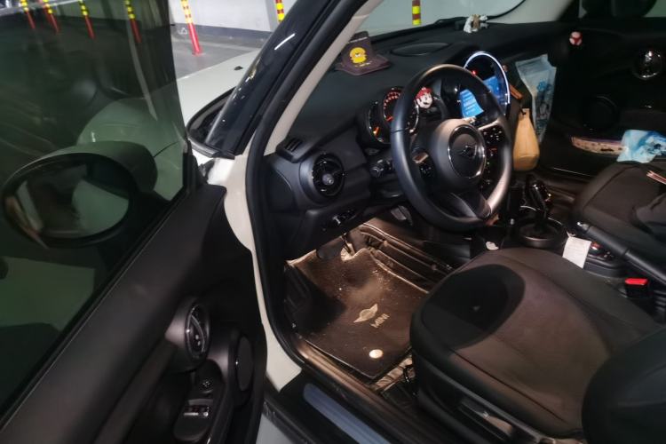Used MINI 2022 1.5T ONE Driver Seat