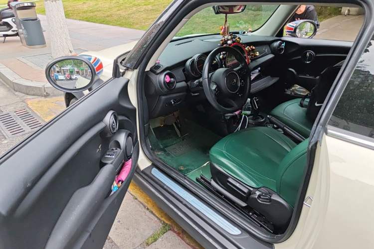 Used MINI 2022 1.5T ONE Driver Seat