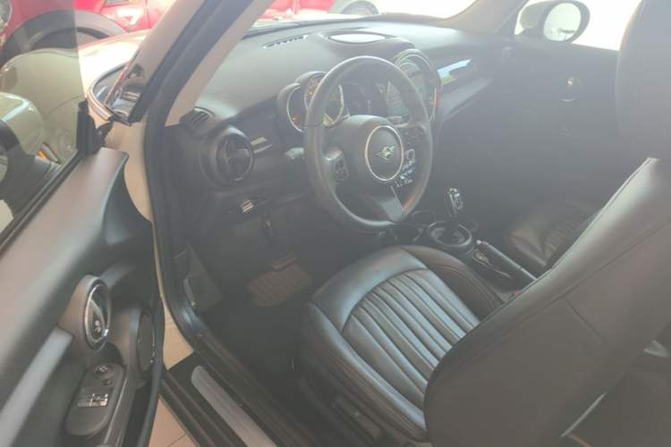 Used MINI 2022 Updated 1.5T ONE Driver Seat