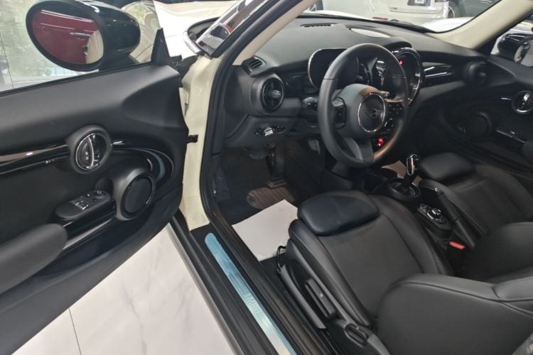 Used MINI 2022 1.5T COOPER Classic Edition Driver Seat