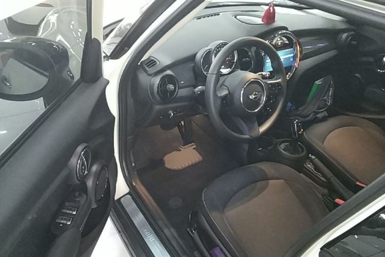 Used MINI 2022 1.5T ONE Five-Door PLUS Driver Seat