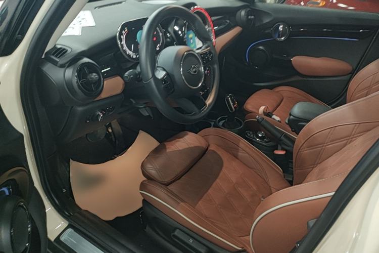 Used MINI 2022 Updated 1.5T COOPER Artist Five-Door Edition Driver Seat
