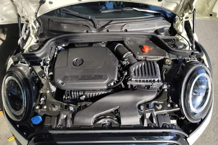 Used MINI 2022 Updated 1.5T COOPER Artist Engine Bay