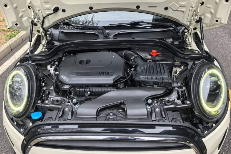 Used MINI 2022 1.5T COOPER Artist Five-Door Edition Engine Bay