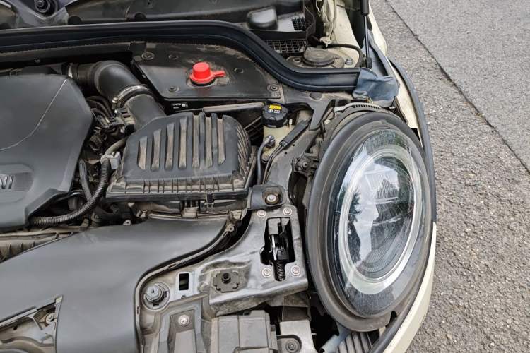 Used MINI 2022 1.5T ONE Engine Bay Left