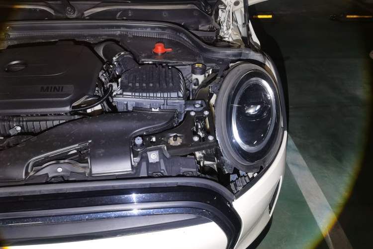 Used MINI 2022 Updated 1.5T COOPER Classic Edition Five-Door Version Engine Bay Left