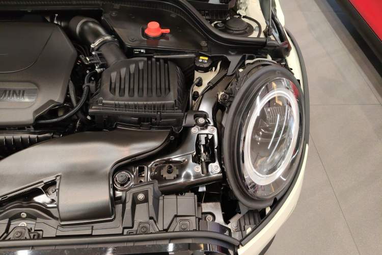 Used MINI 2022 1.5T ONE Engine Bay Left