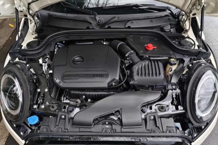 Used MINI 2022 Updated 1.5T COOPER Classic Edition Five-Door Version Engine Bay
