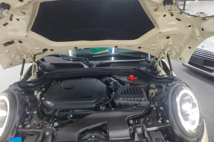 Used MINI 2022 Updated 1.5T COOPER Classic Edition Five-Door Version Engine Bay