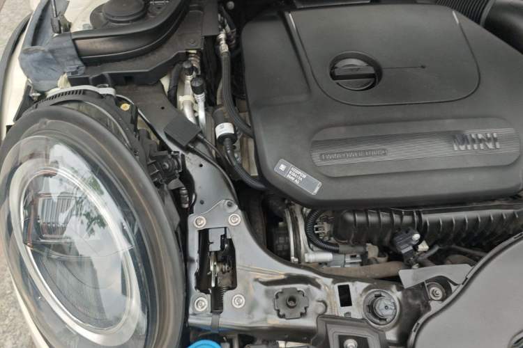 Used MINI 2022 Updated 1.5T COOPER Classic Edition Five-Door Version Engine Bay Right