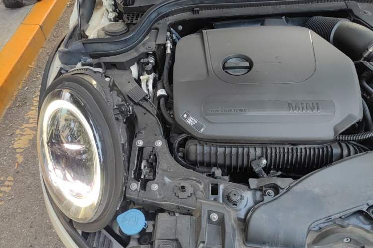 Used MINI 2022 Updated 2.0T COOPER S Classic Edition Five-Door Version Engine Bay Right