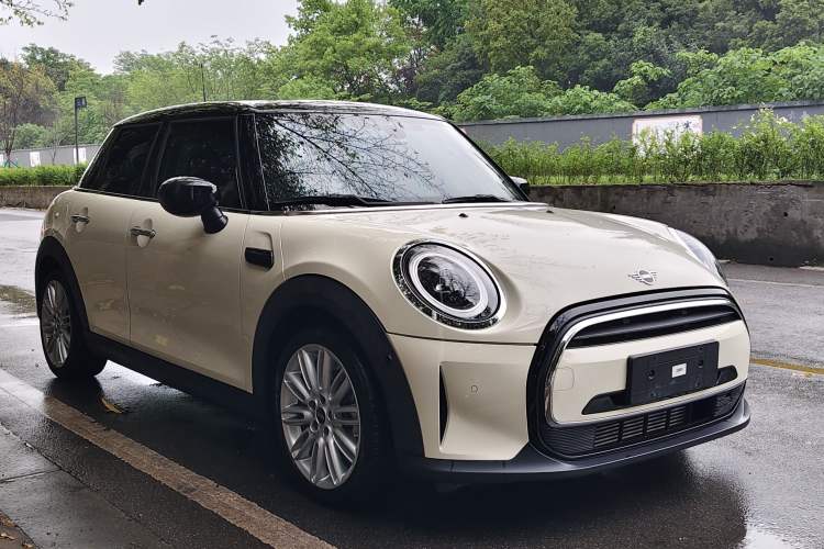 Used MINI 2022 Updated 1.5T COOPER Classic Edition Five-Door Version Exterior 2