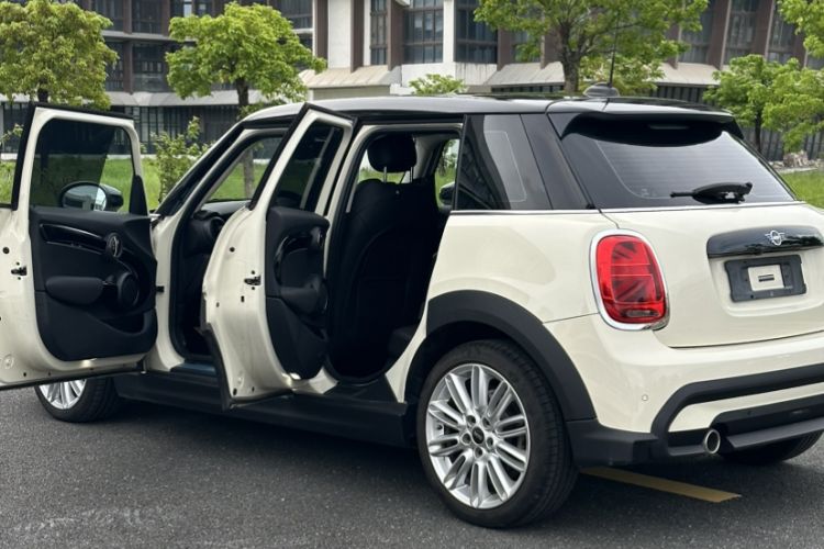 Used MINI 2022 1.5T COOPER Classic Edition Five-Door Version Exterior 2