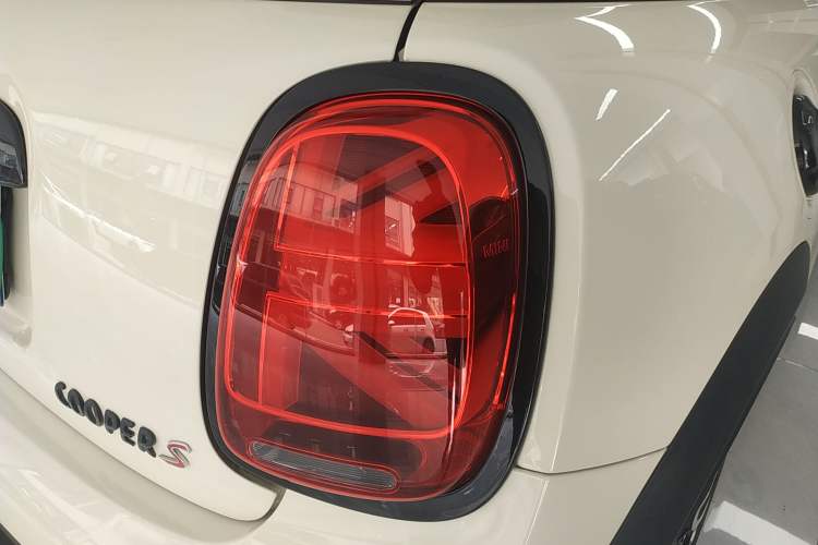 Used MINI 2022 2.0T COOPER S Racing Driver Exterior 3
