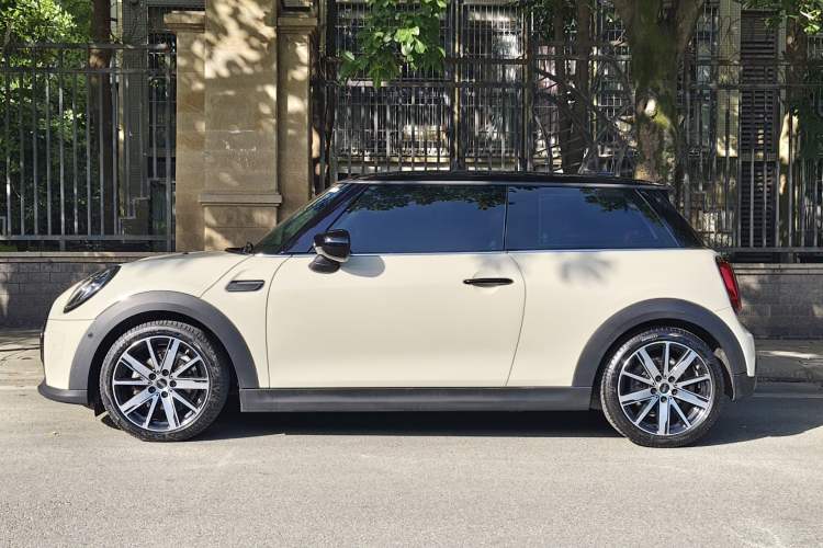 Used MINI 2022 Updated 1.5T COOPER Artist Exterior 3